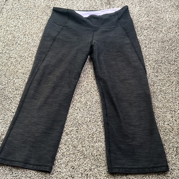Lululemon gray leggings size 8 - Picture 4 of 10